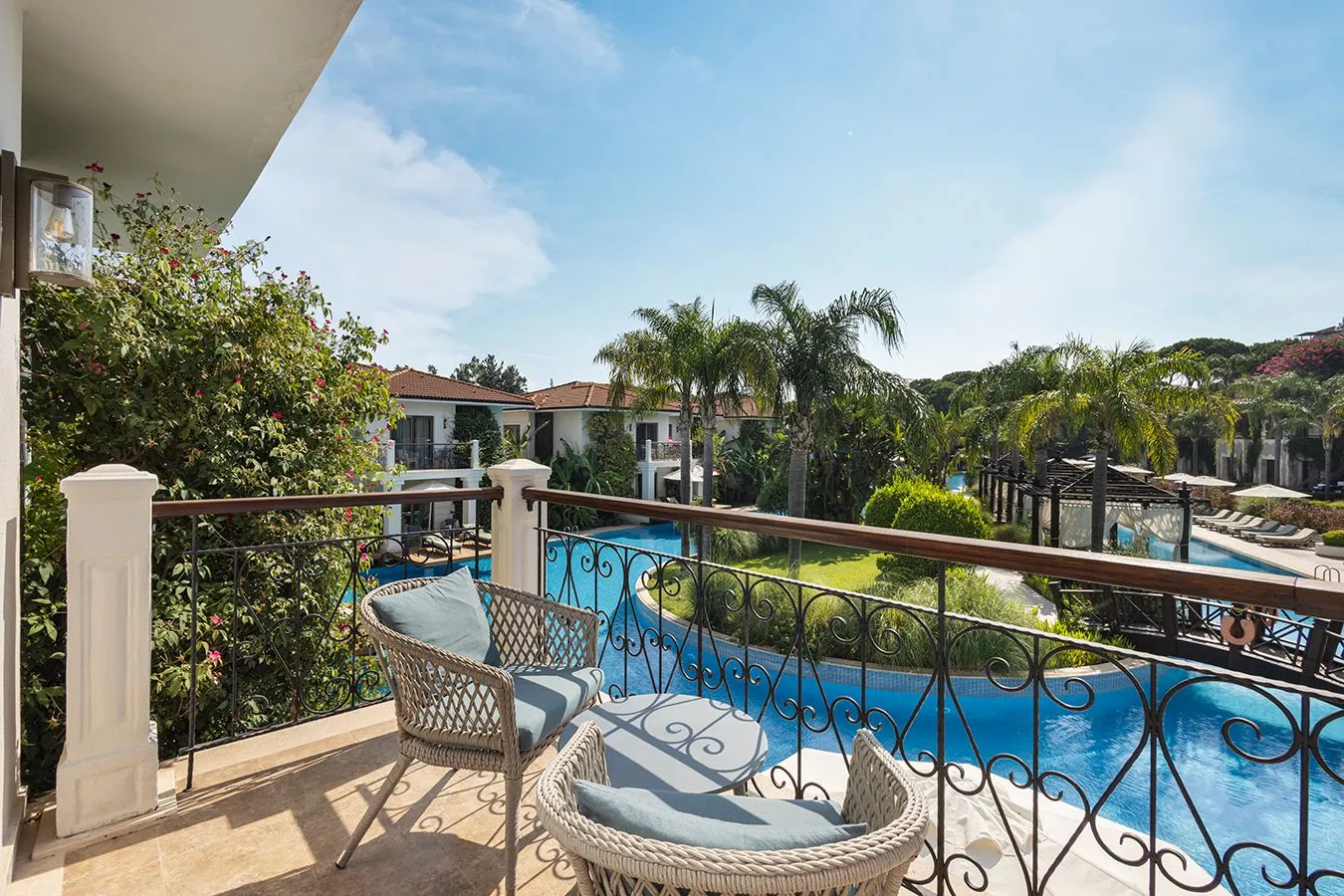 Ela Excellence Lake House Havuz Manzaralı Oda