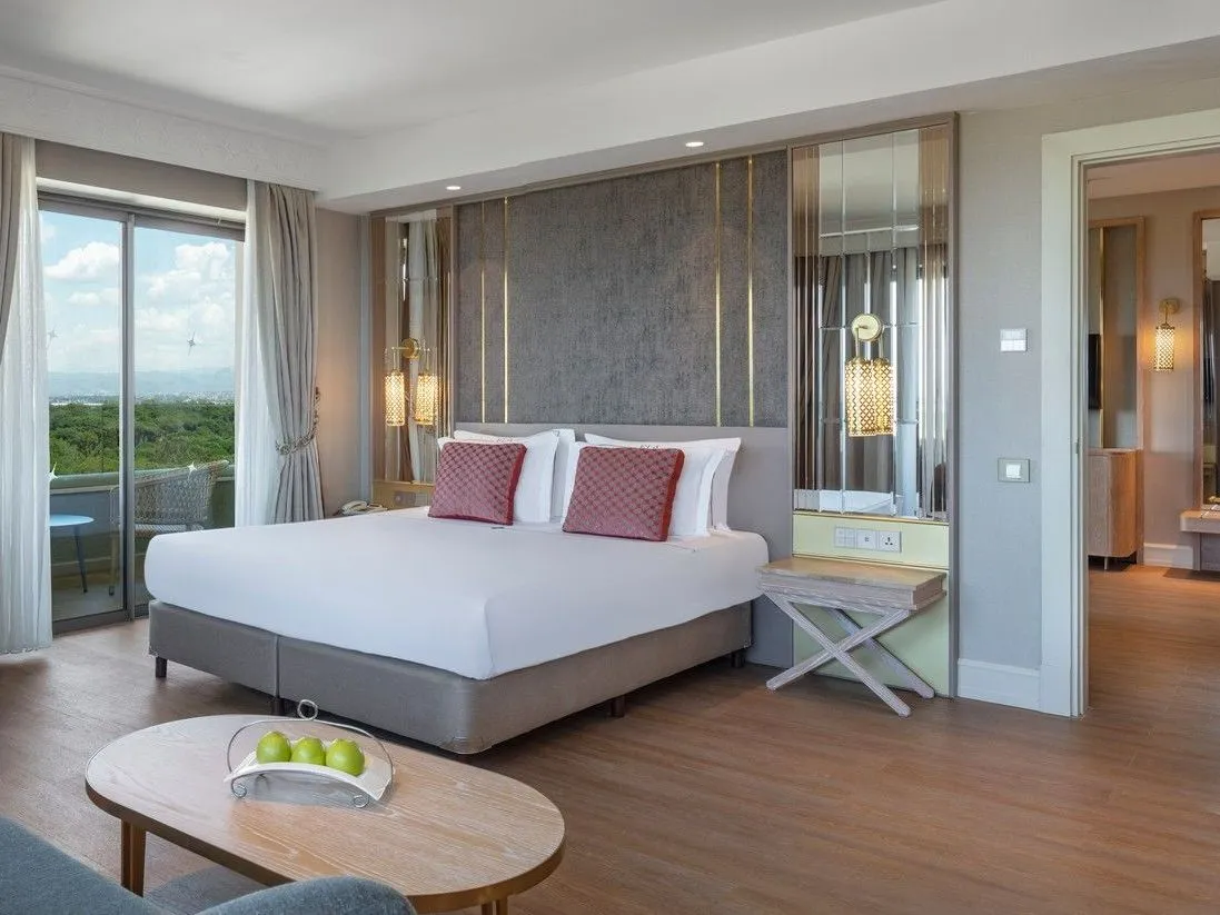 Ela Excellence Aile Suit Deniz Manzaralı Oda